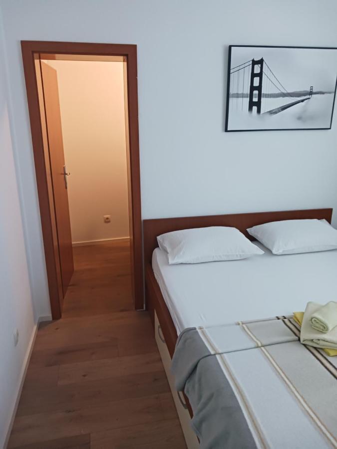 Apartmani Petra Primošten Exteriör bild